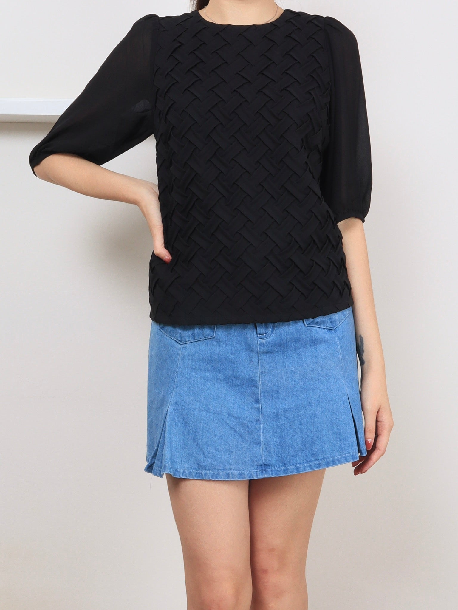 Noir Interlace Top