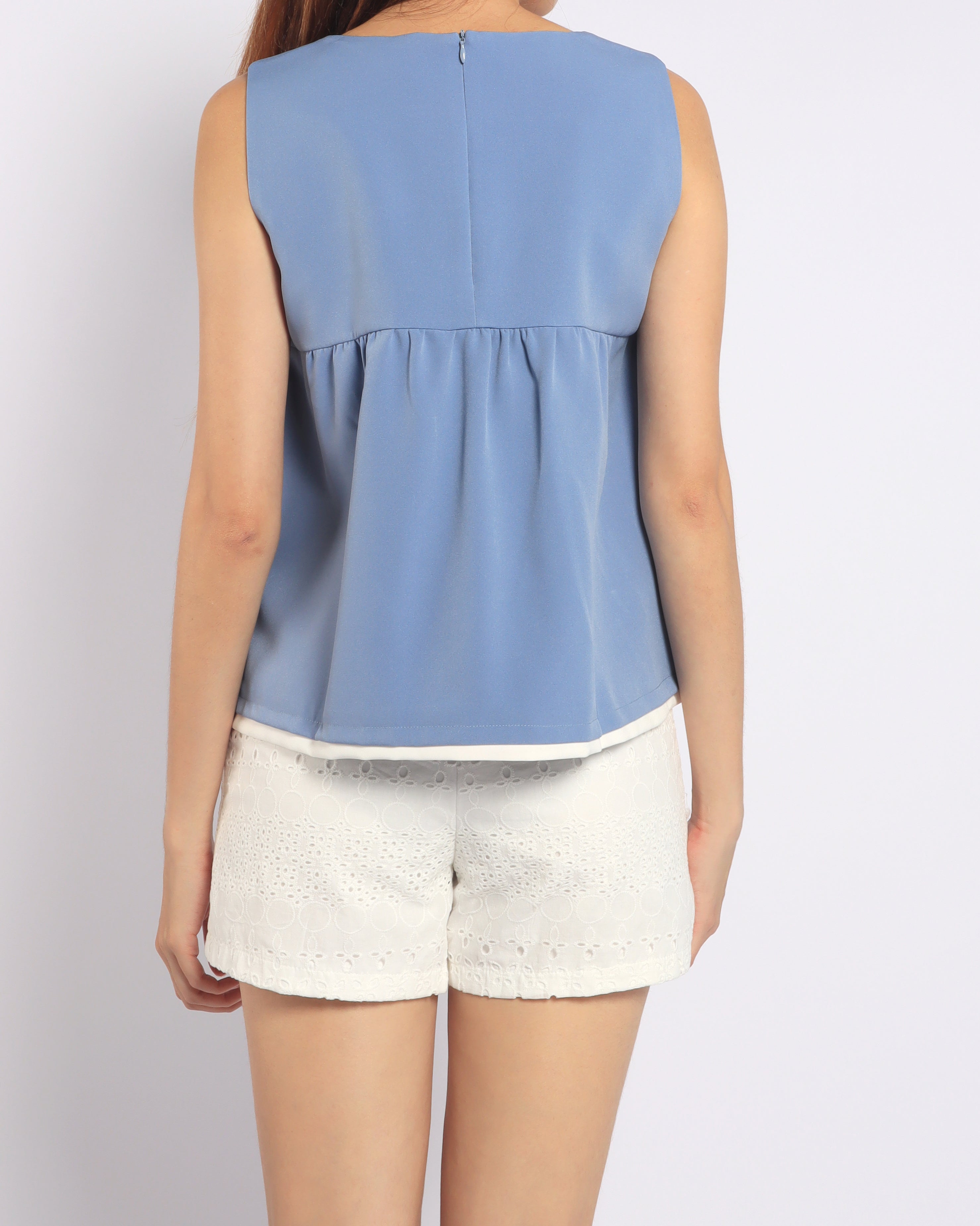 Accent Line Top