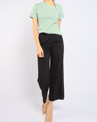 Eclipse Neck Top