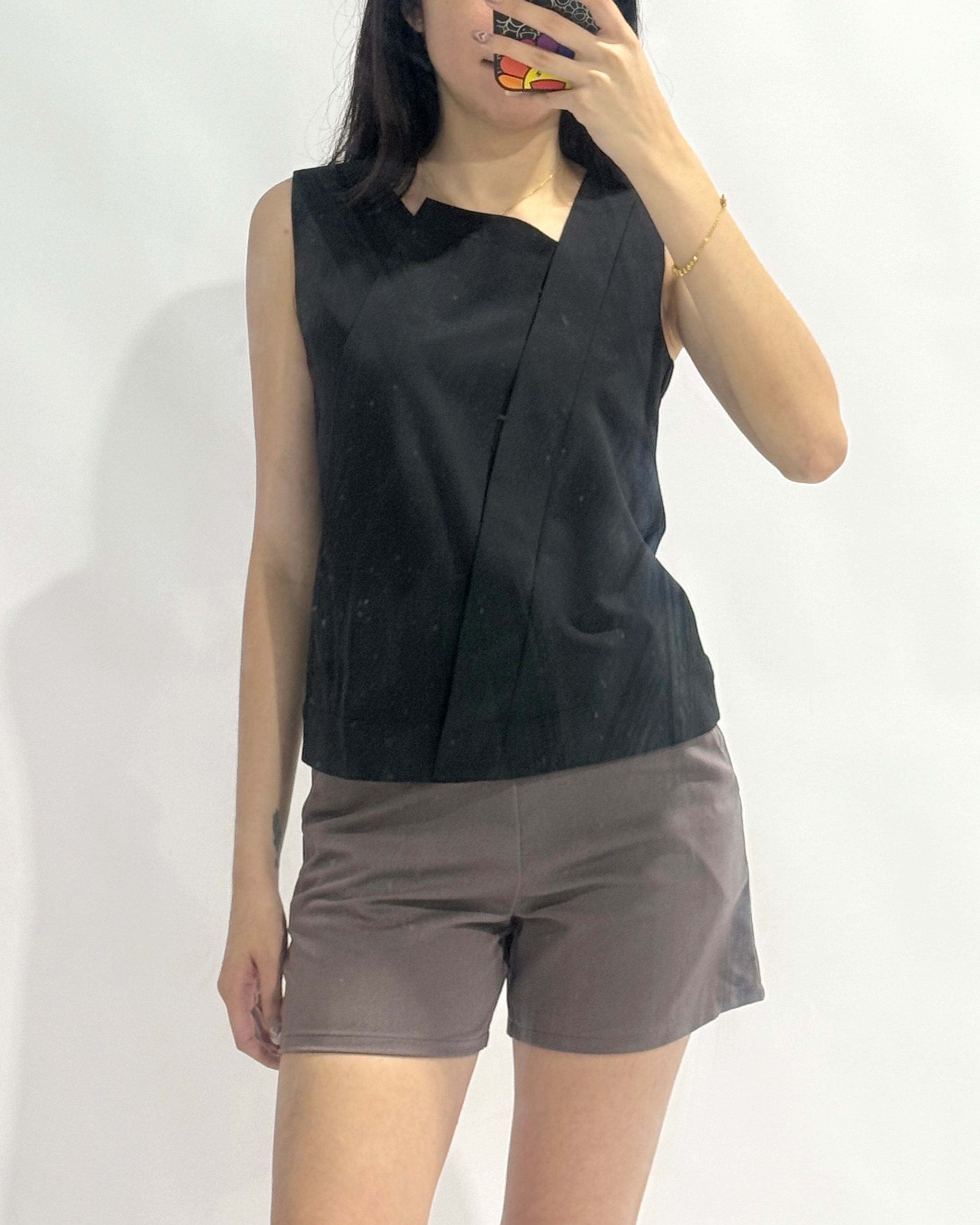 Axis Fold Top - Black - Ferlicious