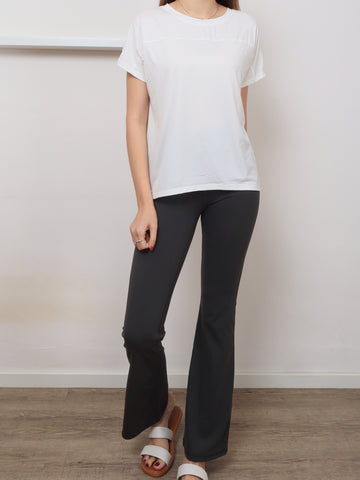 Calmora Basic Tee