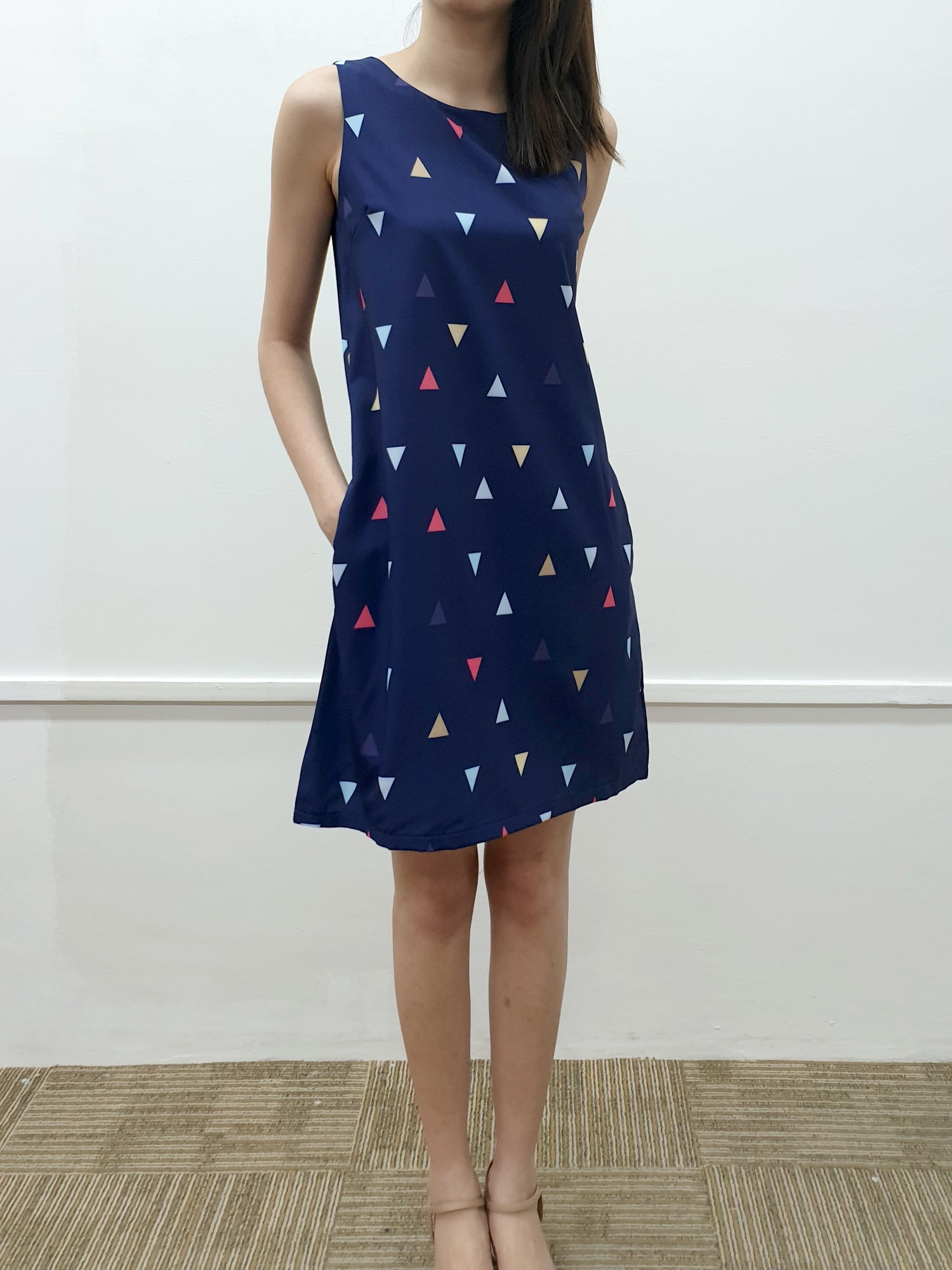 Triangle Print Shift Dress (Non-returnable) - Ferlicious