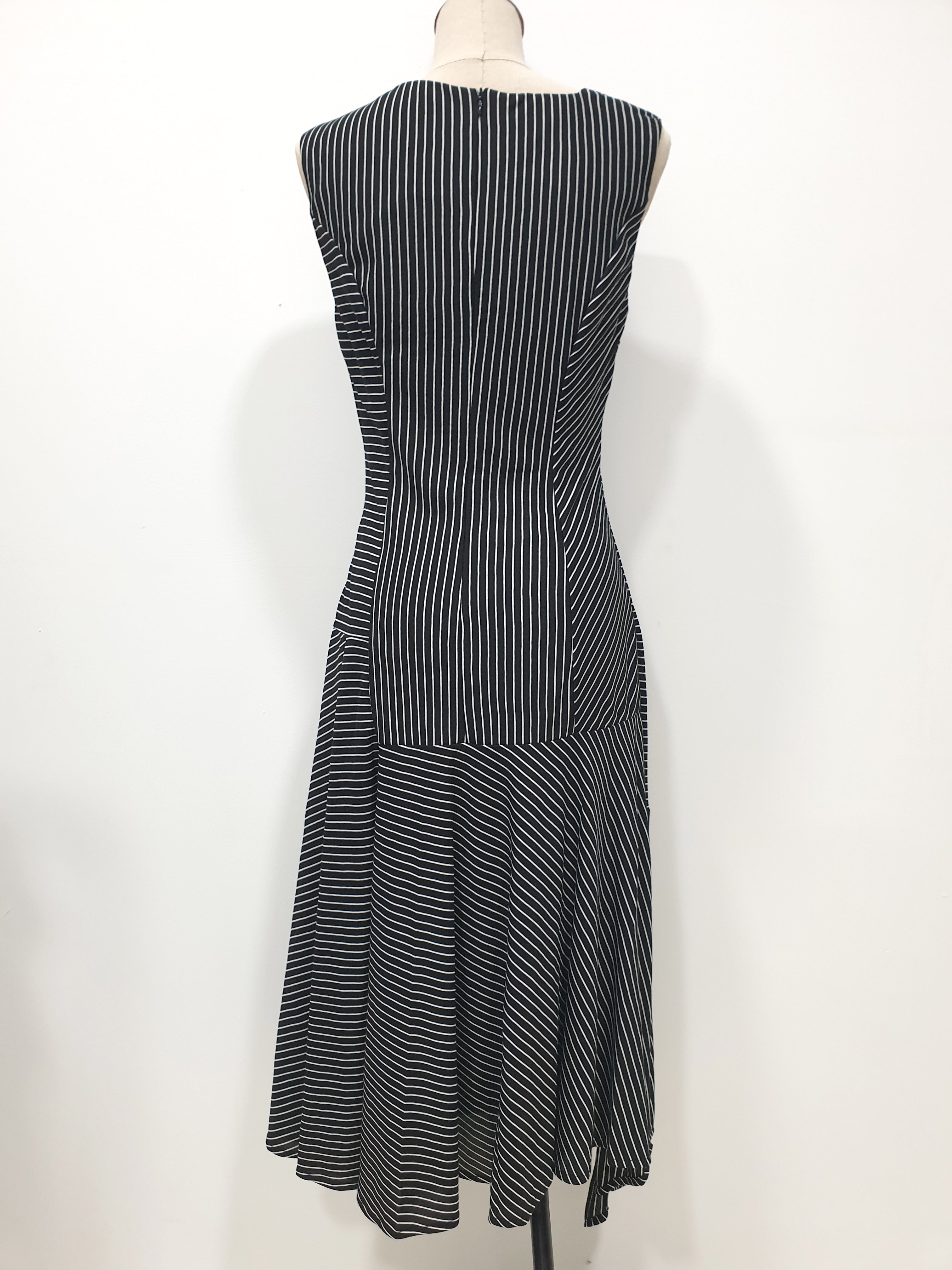 Crossing Lines Dress (Non-returnable) - Ferlicious