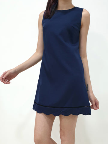 Scallop Hem Shift Dress - Ferlicious