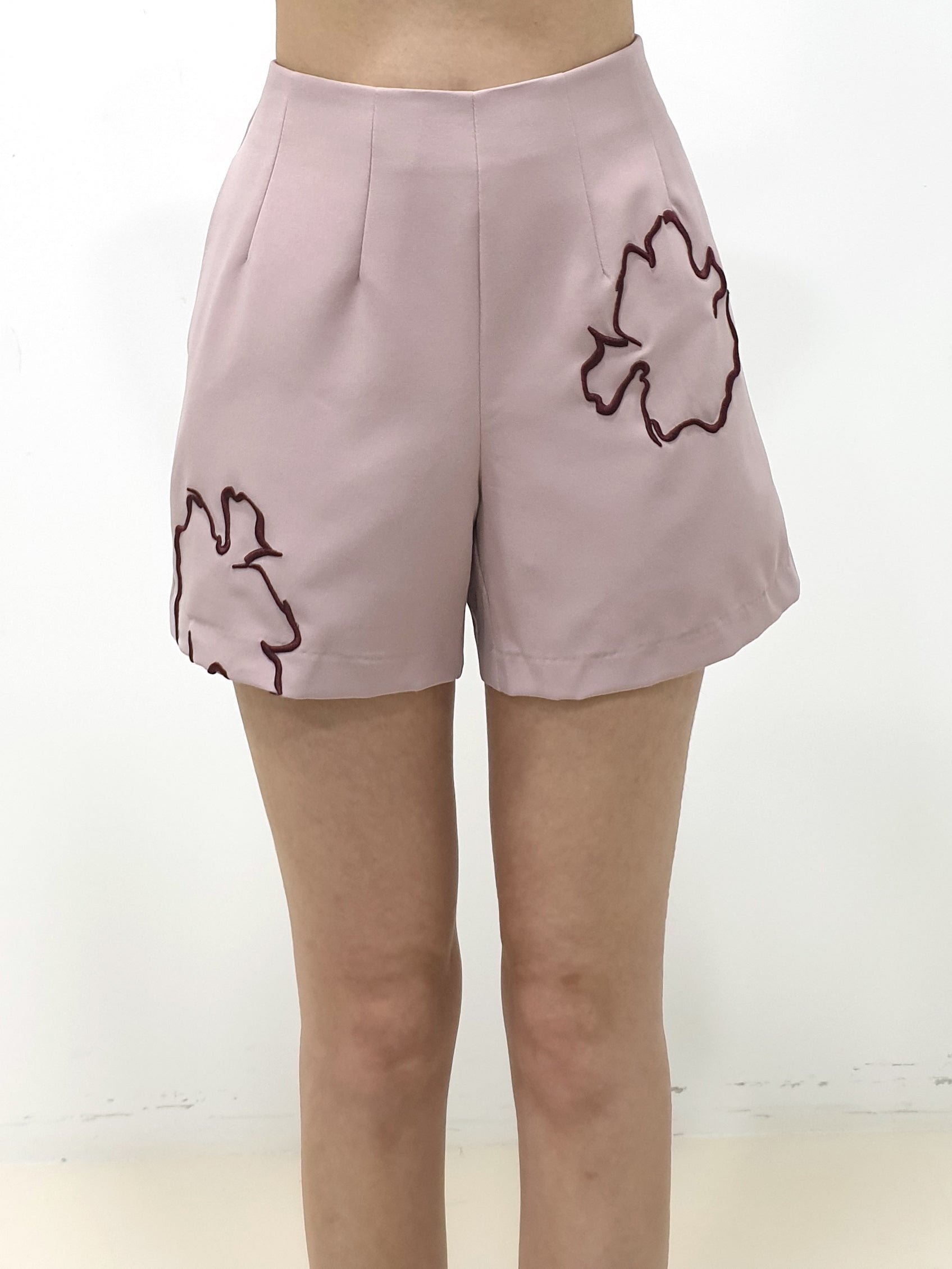 Petals Outline Shorts (Non-returnable) - Ferlicious