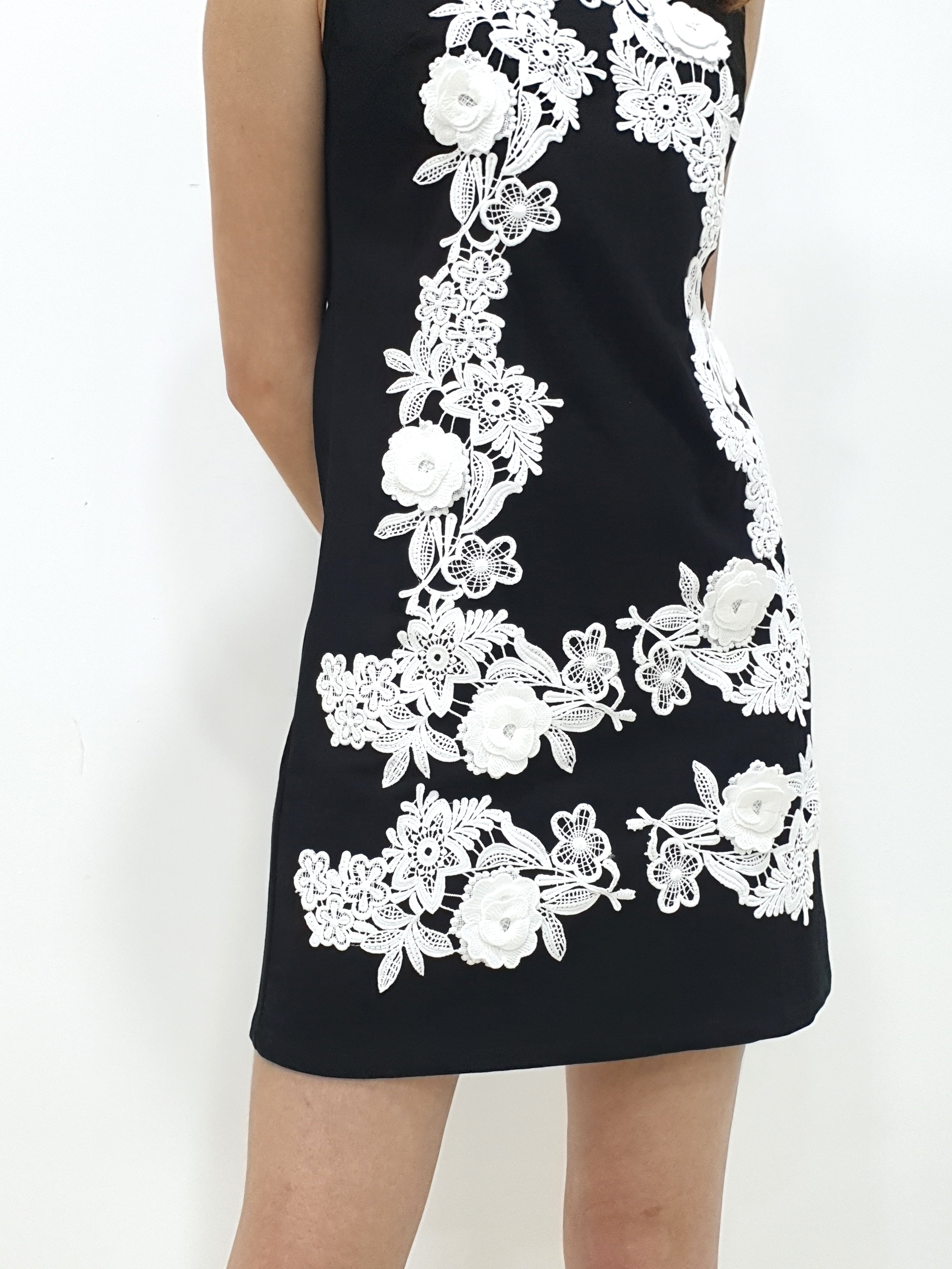 3D Flower Shift Dress - Black (Non-returnable) - Ferlicious