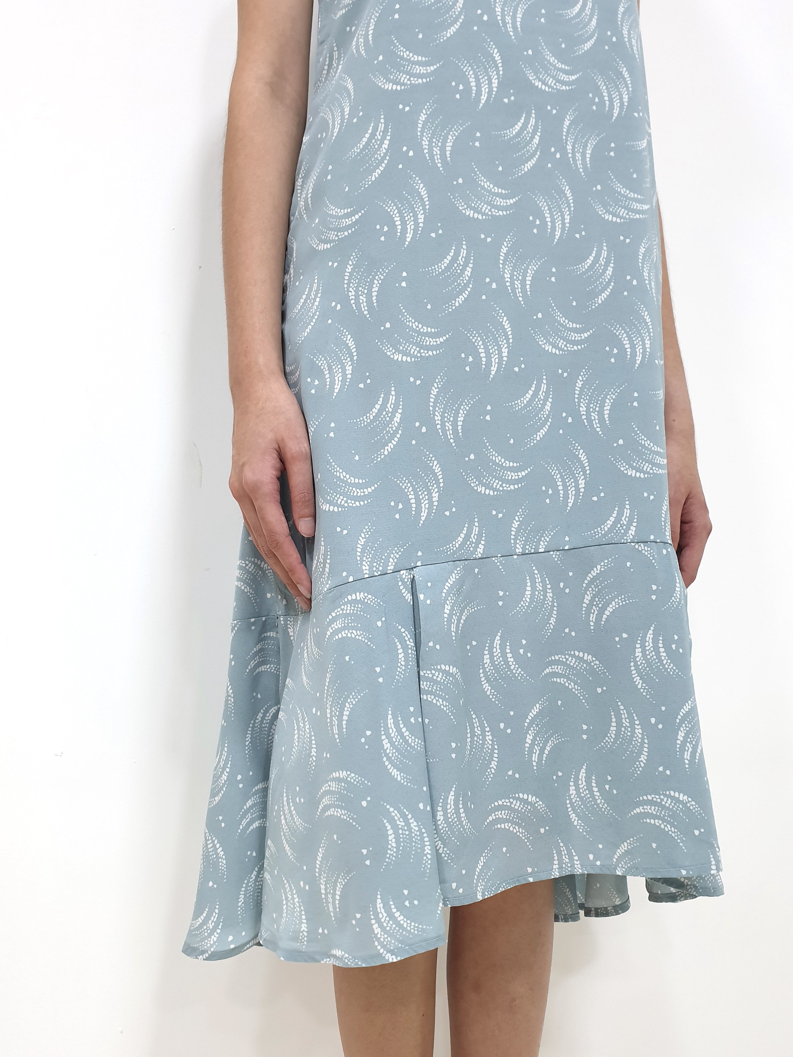 Clusters of Hearts Flowy Midi (Non-returnable) - Ferlicious