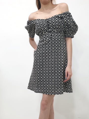 Delicate Connection Dress - Black