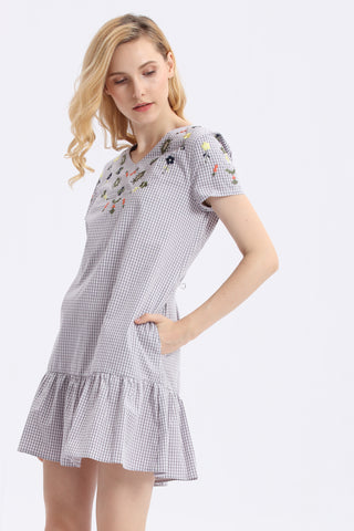 Gingham V Neck Dress - Ferlicious