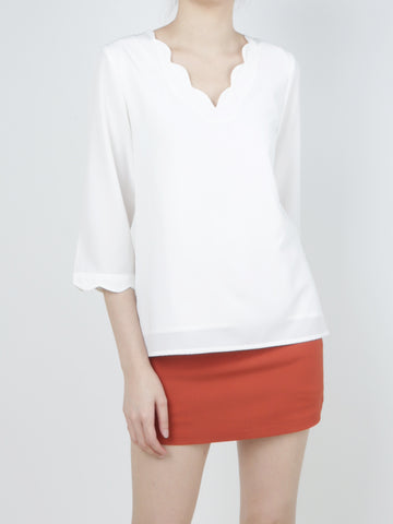 MADEBYFER Scallop Trimming Blouse