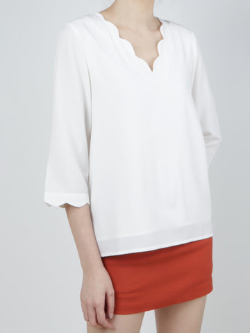 MADEBYFER Scallop Trimming Blouse