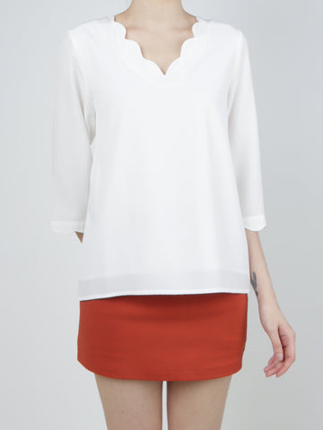 MADEBYFER Scallop Trimming Blouse