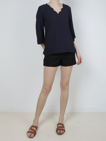 MADEBYFER Scallop Trimming Blouse