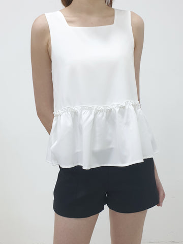 MADEBYFER Ruffles Hem Top