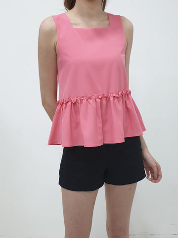 MADEBYFER Ruffles Hem Top