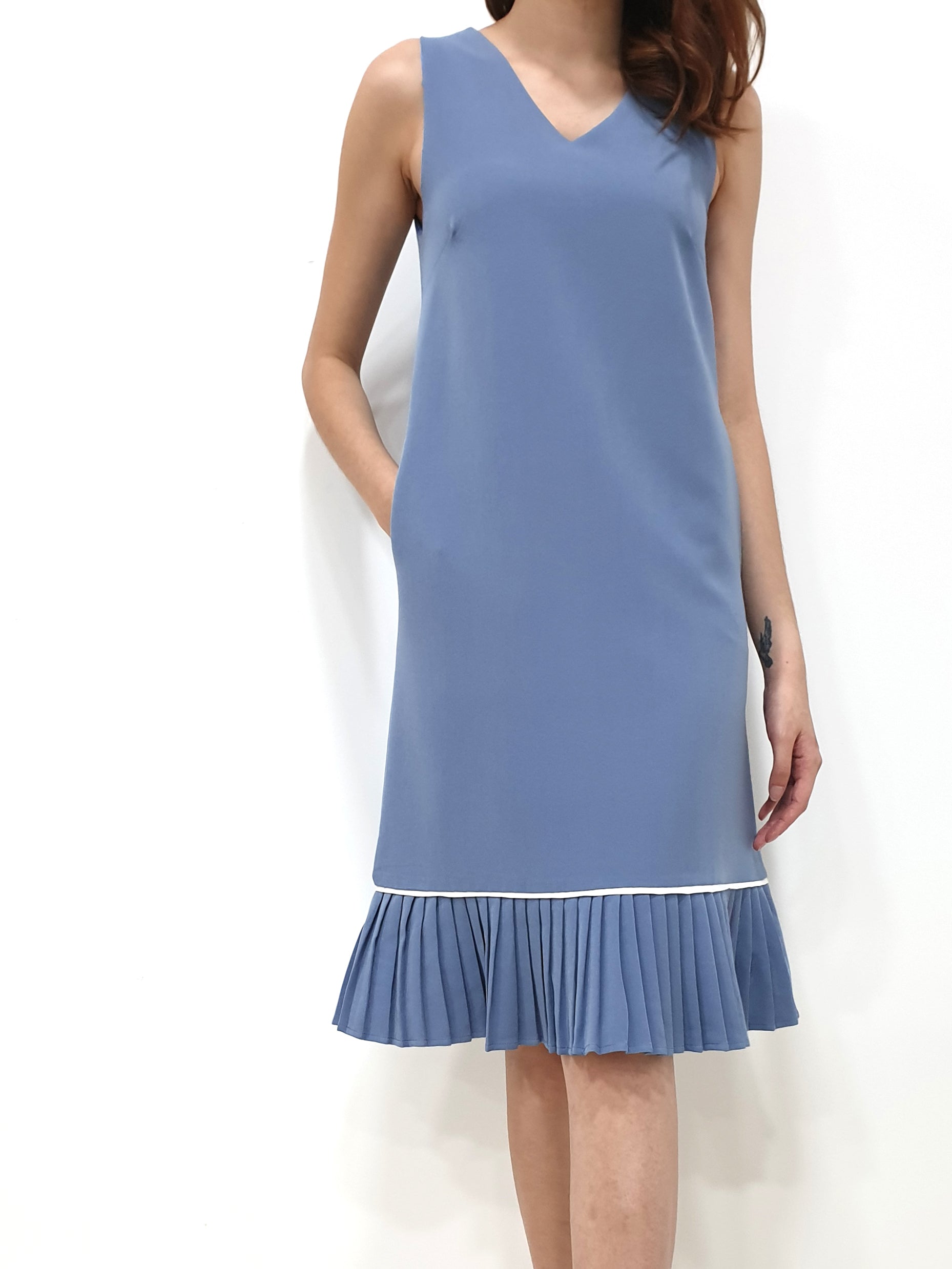 White Trim Pleated Midi - Blue (Non-returnable) - Ferlicious