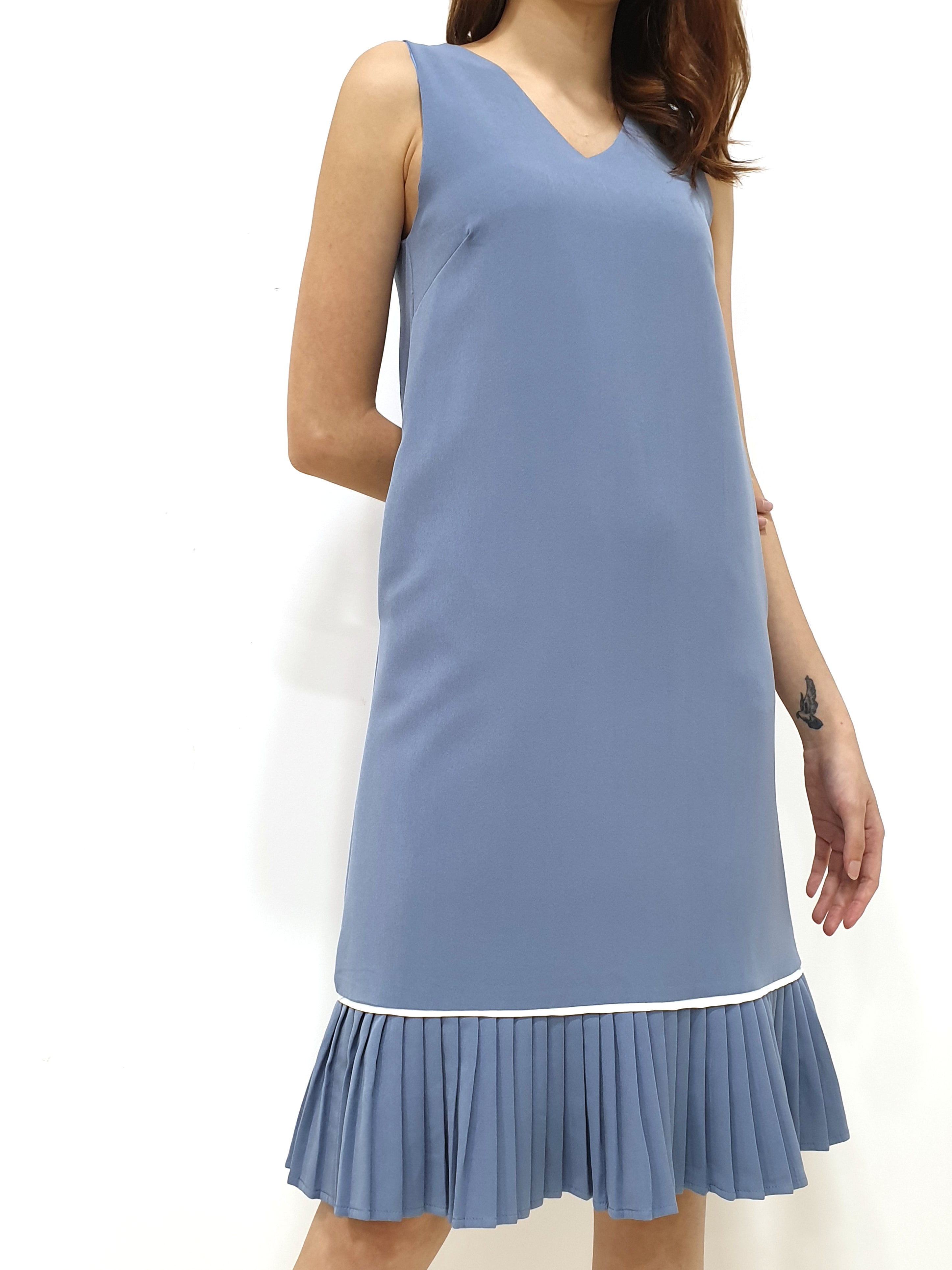 White Trim Pleated Midi - Blue (Non-returnable) - Ferlicious